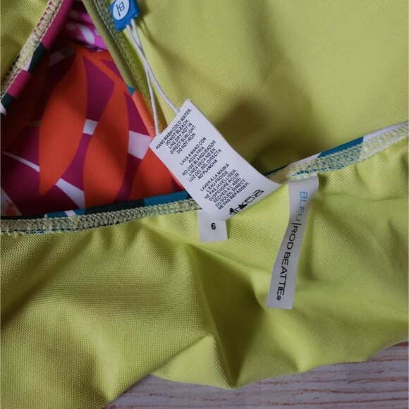 Bleu Rod Beattie Wild At Heart Cap Sleeve Plunge Neck Colorful Tropical Swimsuit - Picture 11 of 12